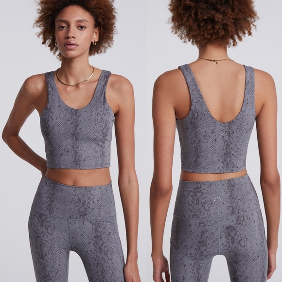 Varley | NWT Let's Go Walker Sports Bra in Slate Snake - Picture 1 of 12
